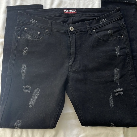 Men's Perruzo Distressed Jeans - Picture 3 of 5